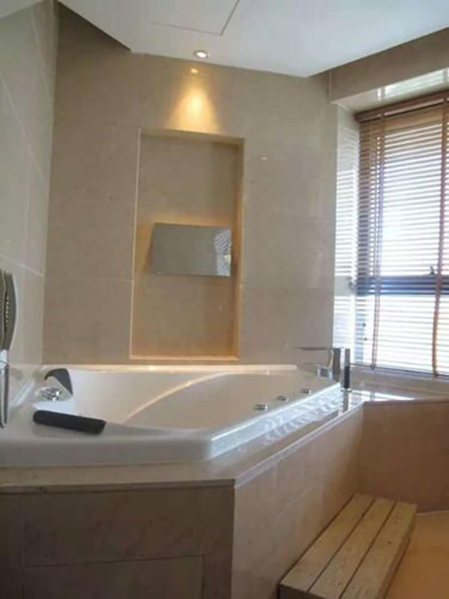 Landison Airport Hotel Hangzhou Exterior photo